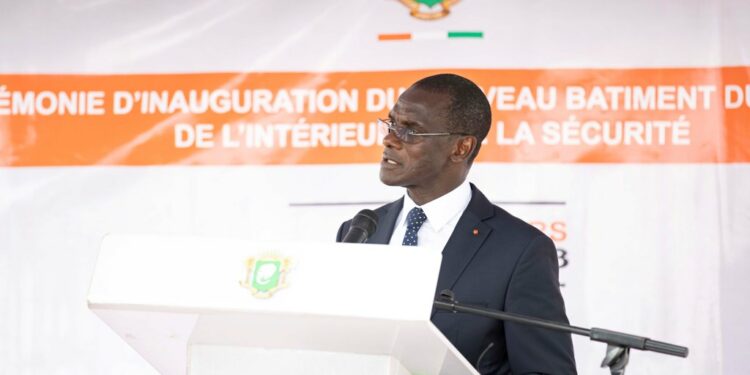 Le Vice-Président Tiémoko Meyliet Koné, a inauguré le nouveau siège du ministère de…