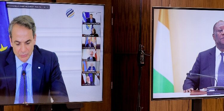 Le président Alassane Ouattara participe par visioconférence, à l’ouverture du Sommet…