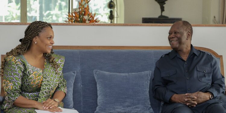 Le président Alassane Ouattara a échangé avec la Ministre d’Etat Ministre des Affaires Etrangères de la Guinée-Bissau, Mme Suzi Carla Barbosa….