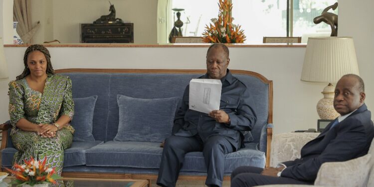 Le président Alassane Ouattara a échangé avec la Ministre d’Etat Ministre des Affaires Etrangères de la Guinée-Bissau, Mme Suzi Carla Barbosa….