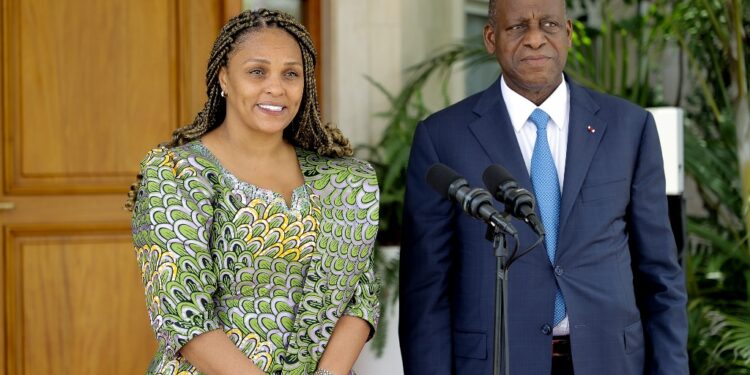 Le président Alassane Ouattara a échangé avec la Ministre d’Etat Ministre des Affaires Etrangères de la Guinée-Bissau, Mme Suzi Carla Barbosa….