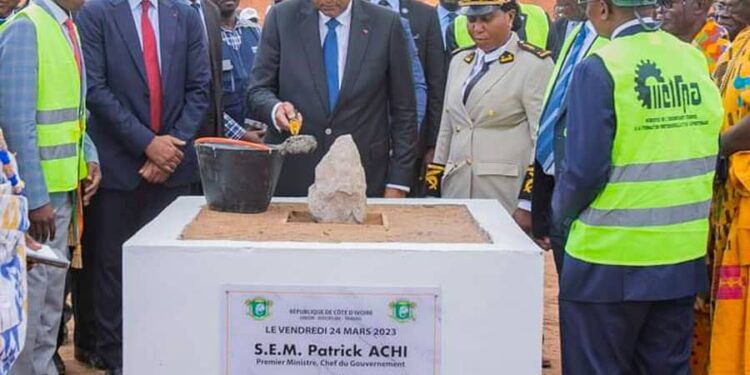 Botro/Diabo : Patrick Achi  pose la première pierre de 2 centres de formation