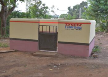 KATIOLA : Thomas Camara remet les clés de 4 forages aux quartiers.