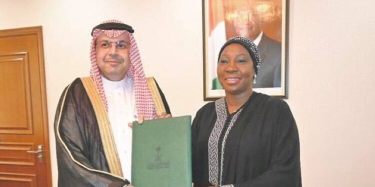 Diplomatie : L’ambassadeur Bin Bakheat Alqathami reçu par Kandia