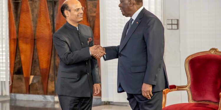 Le Président Alassane OUATTARA, a reçu, le 02 mars 2023, au Palais présidentiel, les lettres de créance de huit (8) nouveaux Ambassadeurs