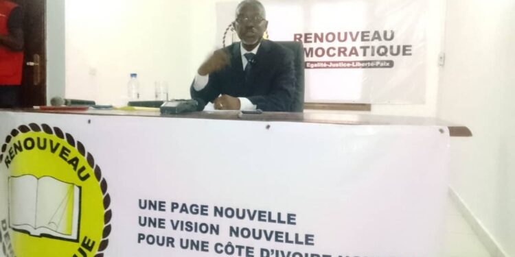 Introduction de la carte de séjour en Côte d’Ivoire: Lamoussa Djinko blanchit Ouattara