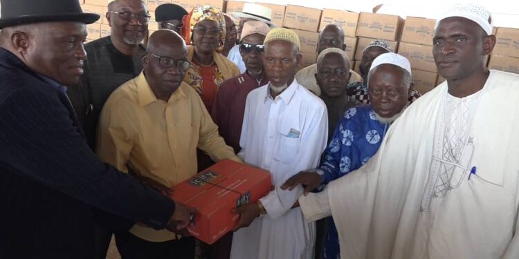 Yamoussoukro/Ramadan : Souleymane Diarrassouba offre plusieurs tonnes de vivres
