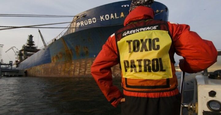 Déchets toxiques : 50 personnes jugées vendredi à Abidjan