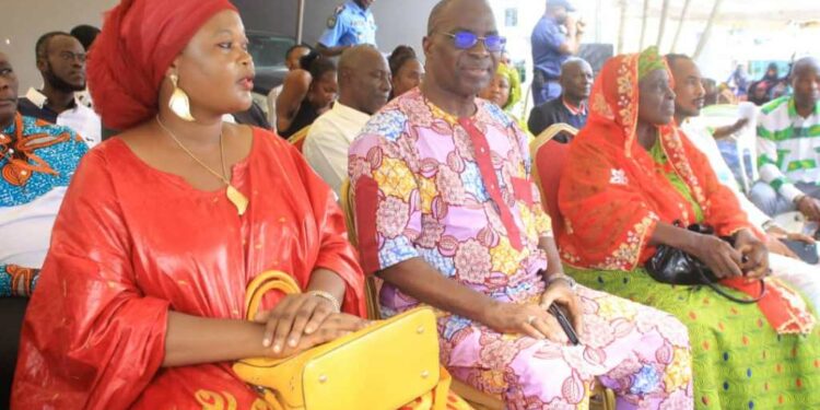 Le ministre Claude Paulin Danho, député-maire de la commune d’Attecoubé, donne le sourire aux musulmans….