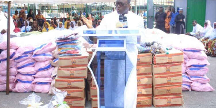 Le ministre Claude Paulin Danho, député-maire de la commune d’Attecoubé, donne le sourire aux musulmans….
