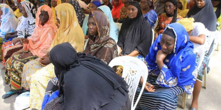 Le ministre Claude Paulin Danho, député-maire de la commune d’Attecoubé, donne le sourire aux musulmans….