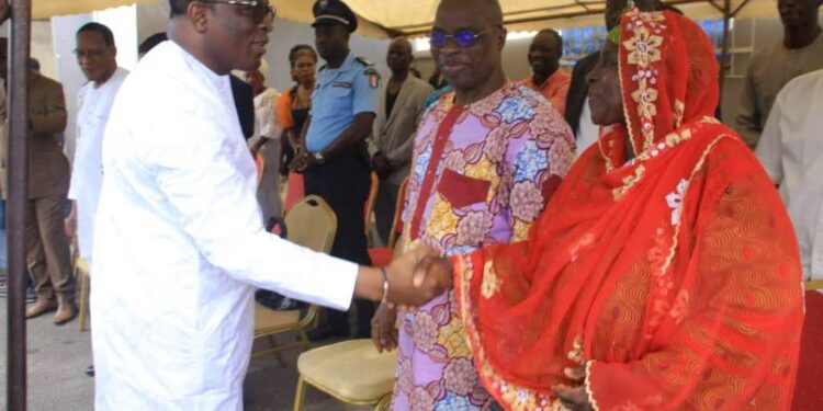 Le ministre Claude Paulin Danho, député-maire de la commune d’Attecoubé, donne le sourire aux musulmans….