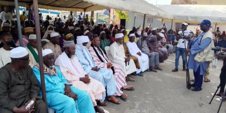 Le ministre Claude Paulin Danho, député-maire de la commune d’Attecoubé, donne le sourire aux musulmans….