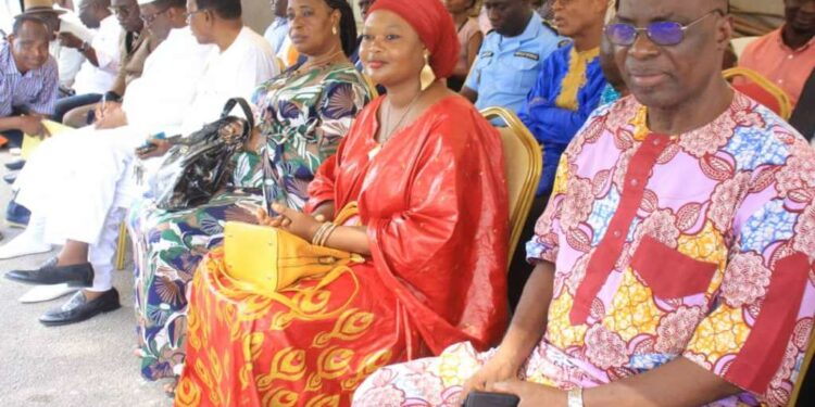 Le ministre Claude Paulin Danho, député-maire de la commune d’Attecoubé, donne le sourire aux musulmans….