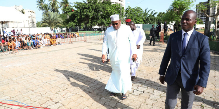 Les photos de la prière du Ramadan à la grande mosquée de la Riviera Golf, le vendredi 21 avril 2023, en présence du président de la République Alassane Ouattara.