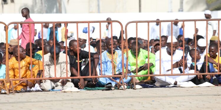 Les photos de la prière du Ramadan à la grande mosquée de la Riviera Golf, le vendredi 21 avril 2023, en présence du président de la République Alassane Ouattara.