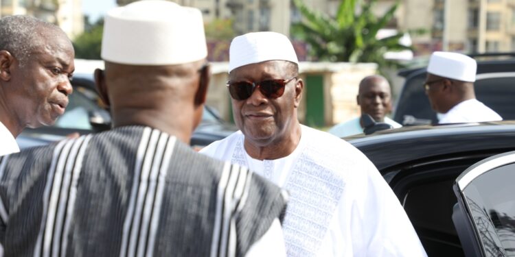 Les photos de la prière du Ramadan à la grande mosquée de la Riviera Golf, le vendredi 21 avril 2023, en présence du président de la République Alassane Ouattara.