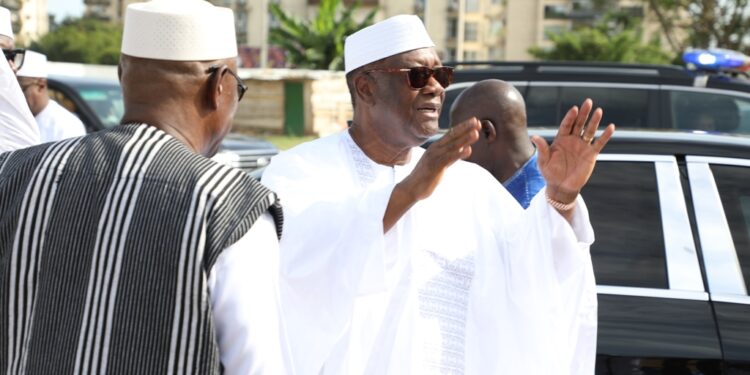 Les photos de la prière du Ramadan à la grande mosquée de la Riviera Golf, le vendredi 21 avril 2023, en présence du président de la République Alassane Ouattara.