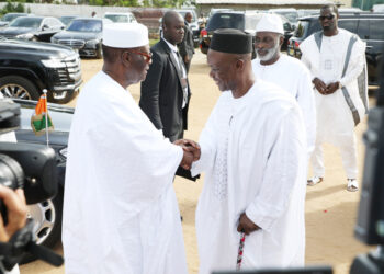 Les photos de la prière du Ramadan à la grande mosquée de la Riviera Golf, le vendredi 21 avril 2023, en présence du président de la République Alassane Ouattara.