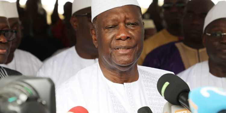 Les photos de la prière du Ramadan à la grande mosquée de la Riviera Golf, le vendredi 21 avril 2023, en présence du président de la République Alassane Ouattara.