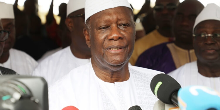 Les photos de la prière du Ramadan à la grande mosquée de la Riviera Golf, le vendredi 21 avril 2023, en présence du président de la République Alassane Ouattara.