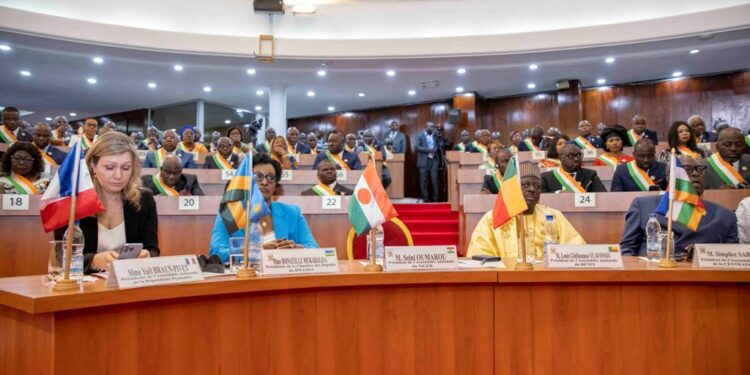 Le président Alassane Ouattara, a échangé avec les présidents des Assemblées Nationales Francophone en marge de…