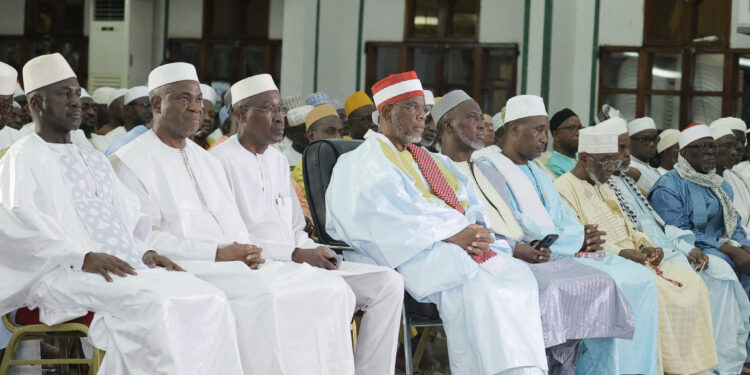 Les photos de la célébration de la Nuit du Destin, le lundi 17 avril 2023, à la…