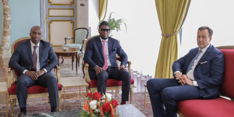 Les photos de l’entretien du Président de la République, Alassane OUATTARA, avec M. Neil Troost,…