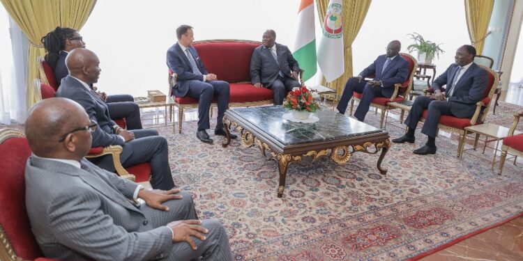 Les photos de l’entretien du Président de la République, Alassane OUATTARA, avec M. Neil Troost,…