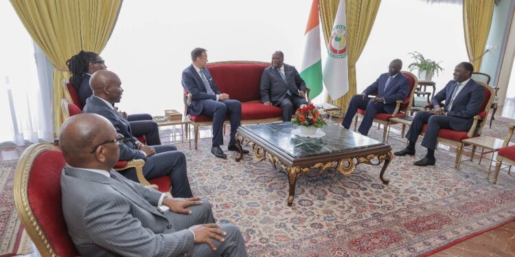 Les photos de l’entretien du Président de la République, Alassane OUATTARA, avec M. Neil Troost,…