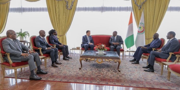 Les photos de l’entretien du Président de la République, Alassane OUATTARA, avec M. Neil Troost,…