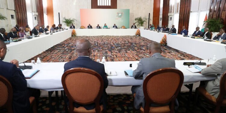Les photos du conseil des ministres du mercredi 05 avril 2023, au Palais Présidentiel à Abidjan