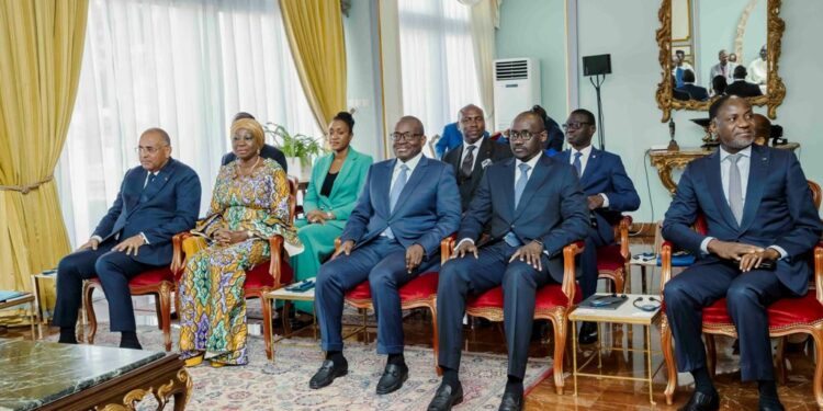 Les photos de l’entretien du Président de la République,  Alassane Ouattara, avec son homologue…