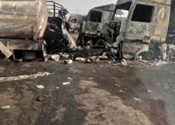 Bouaké: 10 camions calcinés