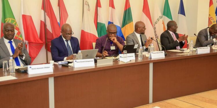 Les photos de la cérémonie de restitution de la lutte contre l’échauffement climatique. Le ministre Claude Paulin Danho  et Mme Fravcesca Di Mauro Ambassadeur de l’UE étaient présents