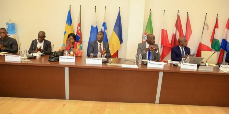 Les photos de la cérémonie de restitution de la lutte contre l’échauffement climatique. Le ministre Claude Paulin Danho  et Mme Fravcesca Di Mauro Ambassadeur de l’UE étaient présents