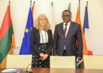 Les photos de la cérémonie de restitution de la lutte contre l’échauffement climatique. Le ministre Claude Paulin Danho  et Mme Fravcesca Di Mauro Ambassadeur de l’UE étaient présents