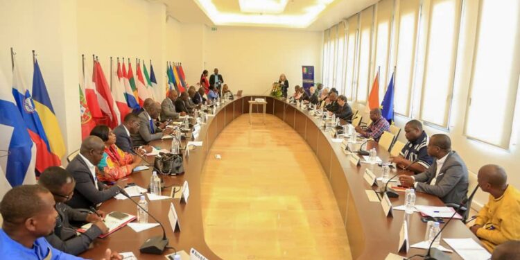 Les photos de la cérémonie de restitution de la lutte contre l’échauffement climatique. Le ministre Claude Paulin Danho  et Mme Fravcesca Di Mauro Ambassadeur de l’UE étaient présents