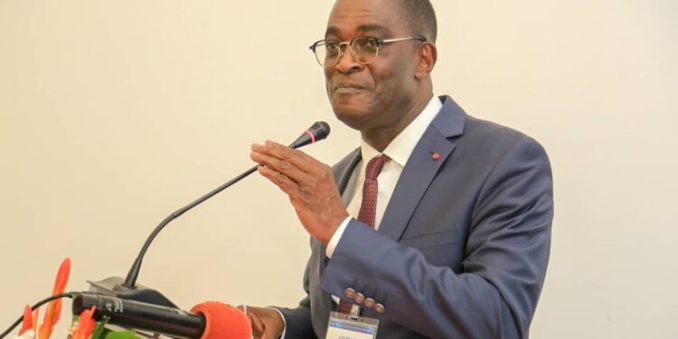 Les photos de la cérémonie de restitution de la lutte contre l’échauffement climatique. Le ministre Claude Paulin Danho  et Mme Fravcesca Di Mauro Ambassadeur de l’UE étaient présents