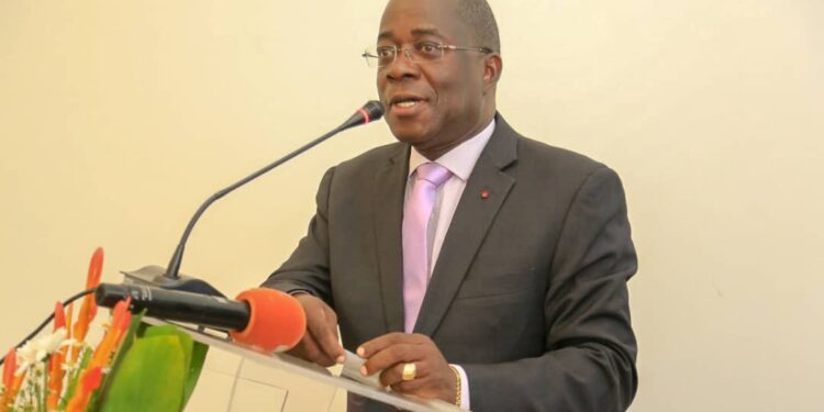 Les photos de la cérémonie de restitution de la lutte contre l’échauffement climatique. Le ministre Claude Paulin Danho  et Mme Fravcesca Di Mauro Ambassadeur de l’UE étaient présents