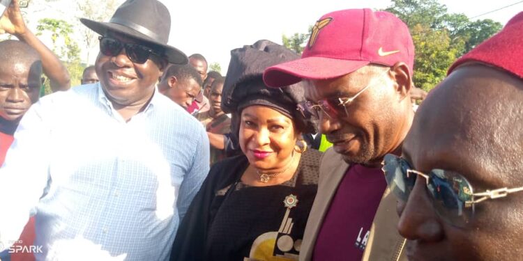 Rhdp Issia : Désigné candidat du Rhdp pour les municipales, Fanny Karim accueilli en fanfare.