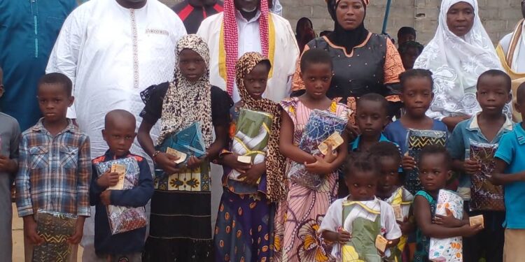 Solidarité ramadan: « Nassru Dine » offre des kits alimentaires à des veuves