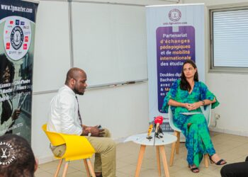 Emploi jeunes : une université ivoirienne déploie des classes digitales «Point Of Connection»