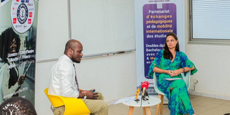 Emploi jeunes : une université ivoirienne déploie des classes digitales «Point Of Connection»