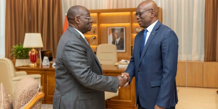 Les photos de l’entretien du V-P Tiémoko Meyliet Koné, avec la délégation de la Fédération Ivoirienne de Basket-ball (FIBA), le mardi 16 mai 2023, au Palais Présidentiel.