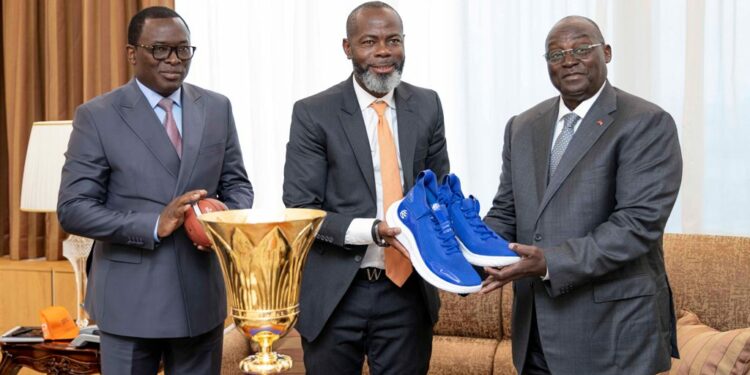 Les photos de l’entretien du V-P Tiémoko Meyliet Koné, avec la délégation de la Fédération Ivoirienne de Basket-ball (FIBA), le mardi 16 mai 2023, au Palais Présidentiel.