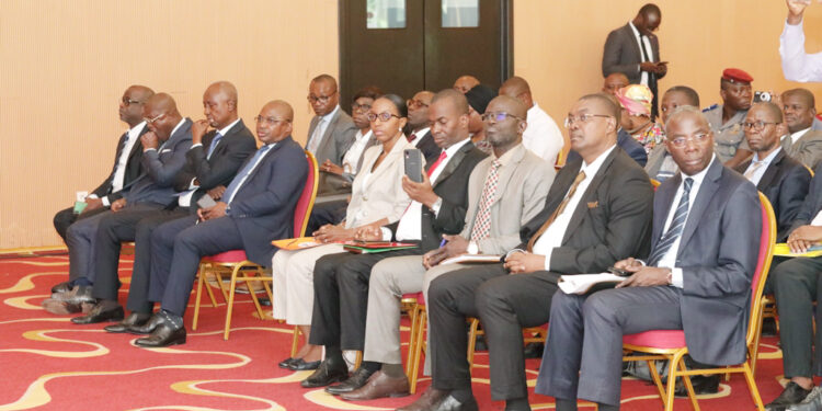 Les photos de la signature du code de bonne conduite des partis,…