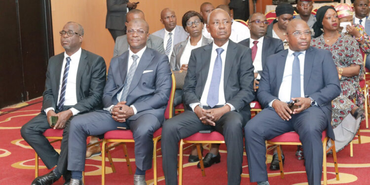 Les photos de la signature du code de bonne conduite des partis,…