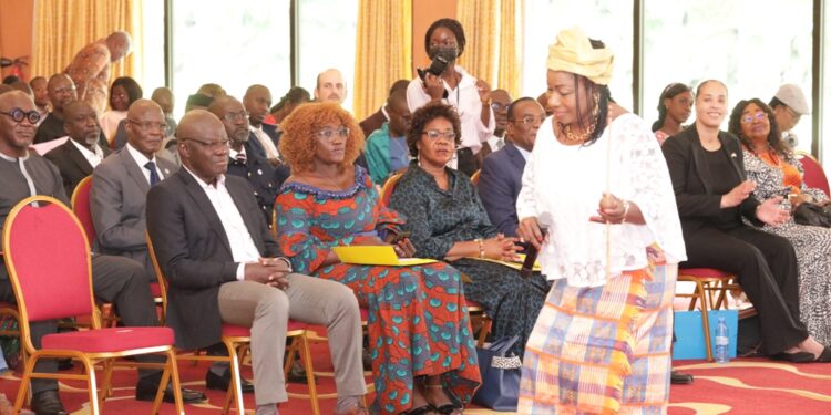 Les photos de la signature du code de bonne conduite des partis,…