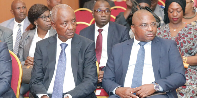 Les photos de la signature du code de bonne conduite des partis,…